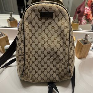 Gucci pack back